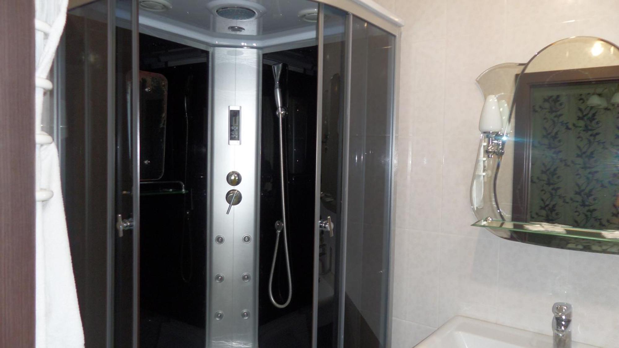 Royal Hotel Kharkiv Ruang foto