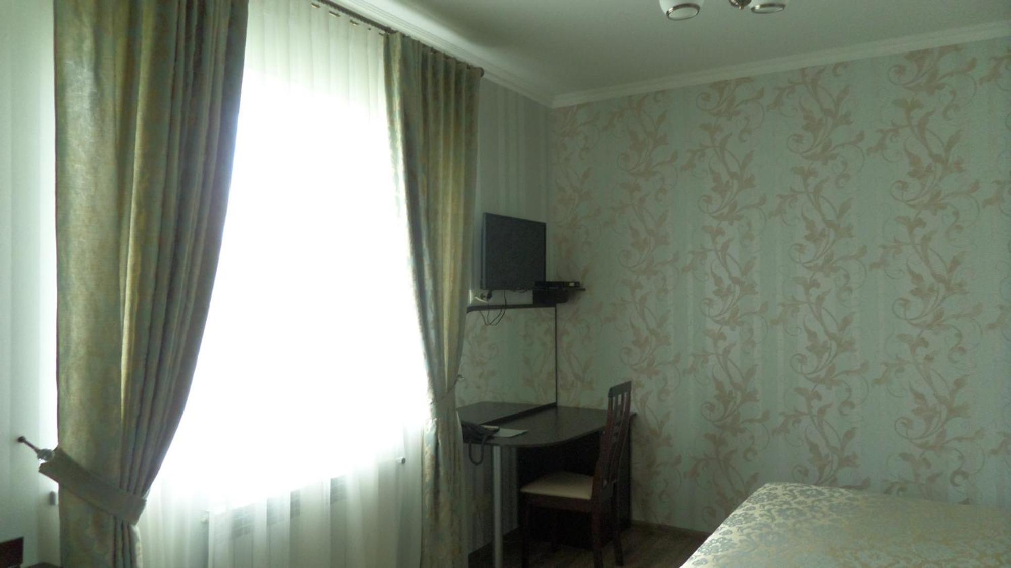 Royal Hotel Kharkiv Ruang foto