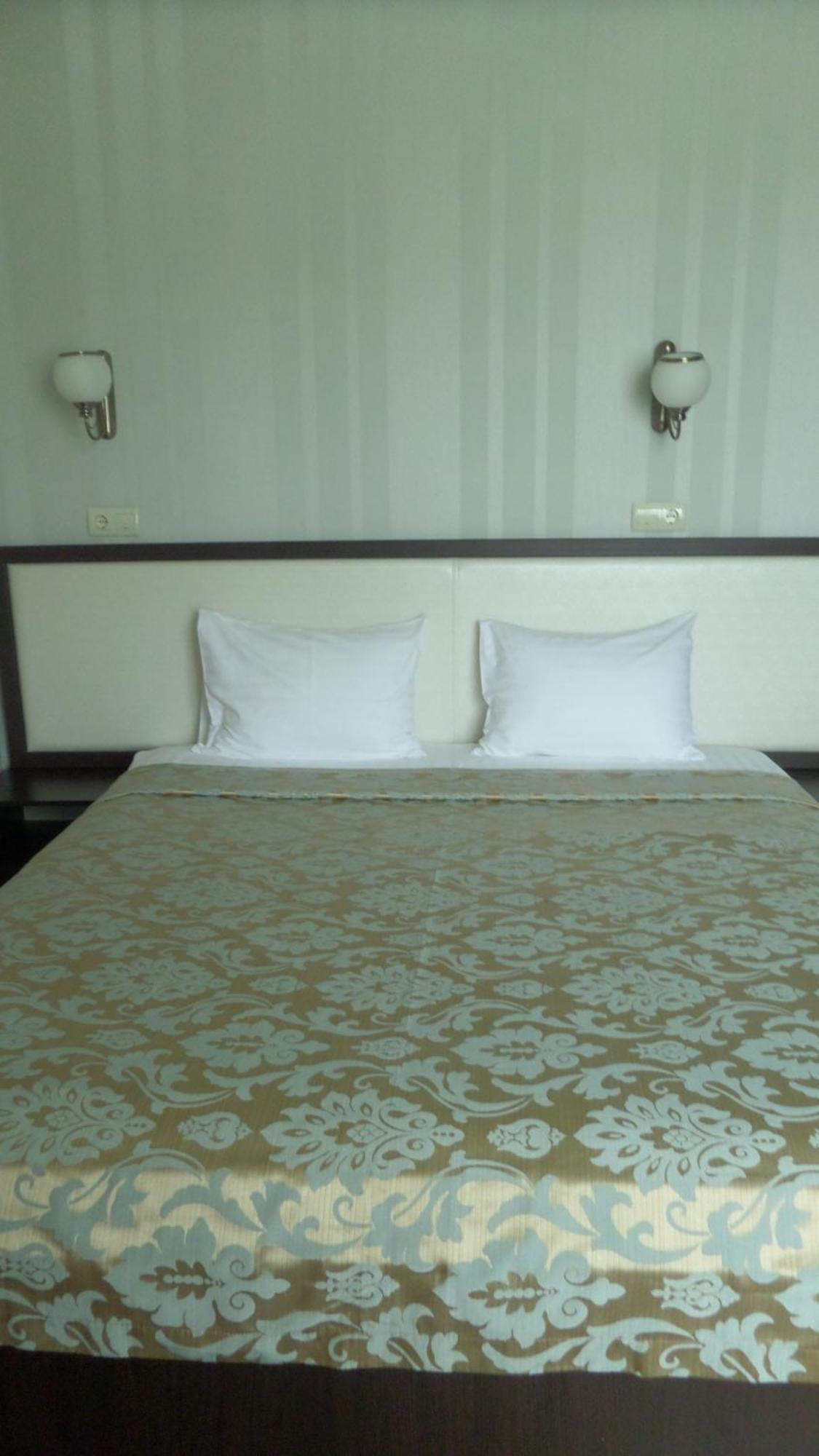Royal Hotel Kharkiv Ruang foto
