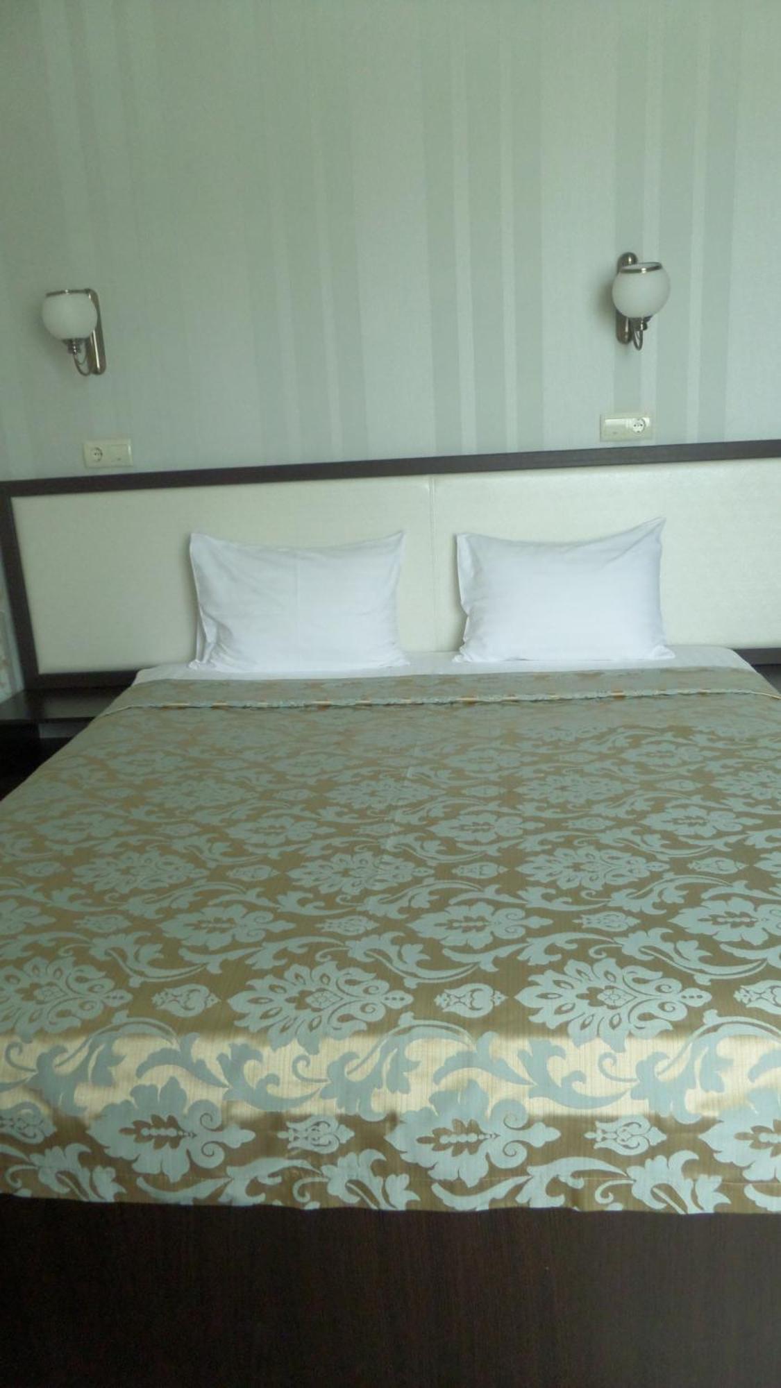 Royal Hotel Kharkiv Ruang foto