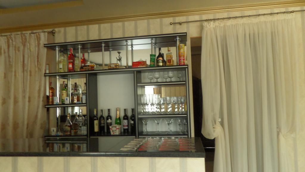 Royal Hotel Kharkiv Bagian luar foto