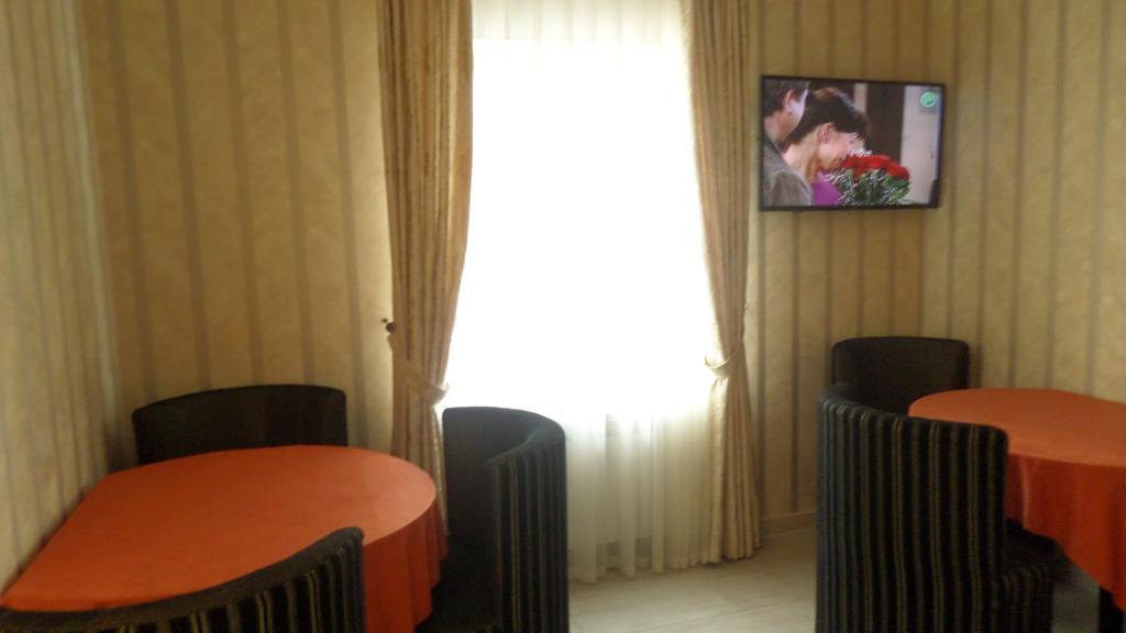 Royal Hotel Kharkiv Bagian luar foto