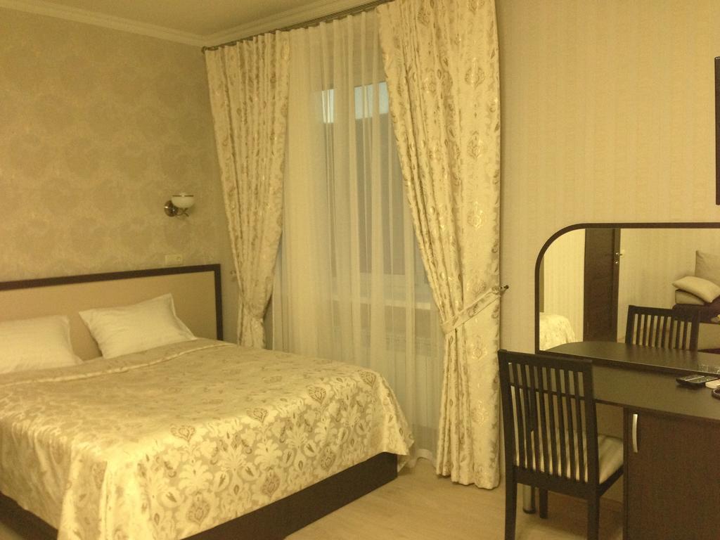 Royal Hotel Kharkiv Bagian luar foto