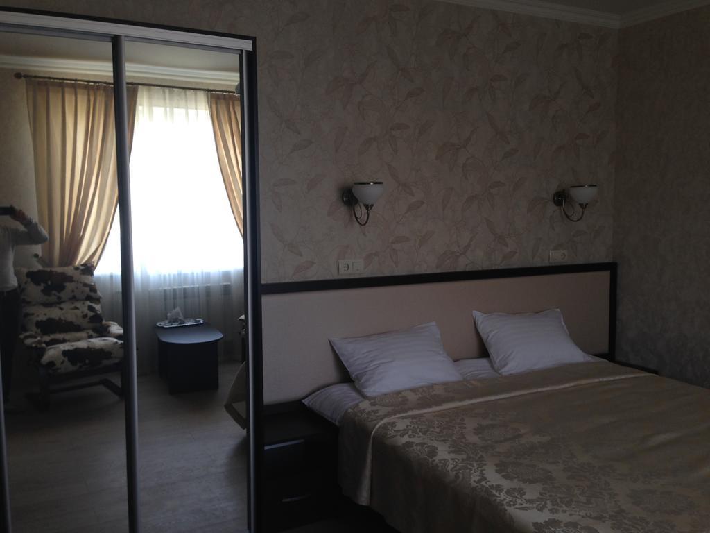 Royal Hotel Kharkiv Ruang foto