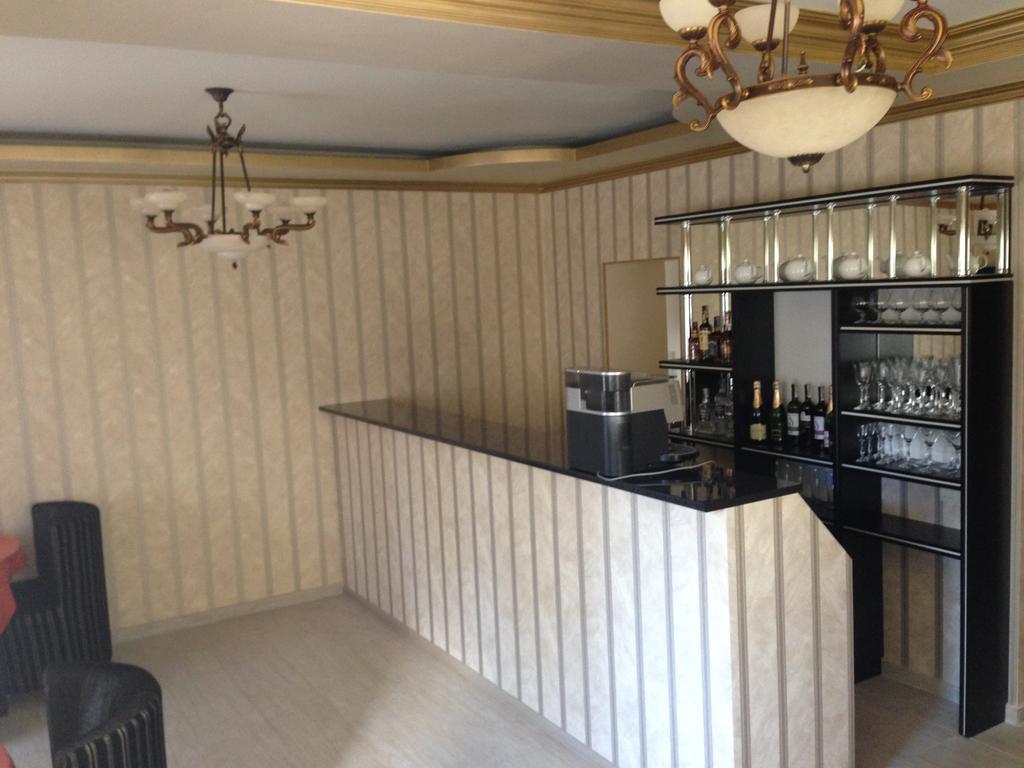 Royal Hotel Kharkiv Bagian luar foto